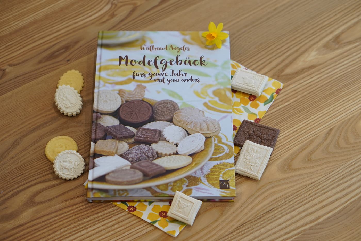 Osterlich dekoriertes Model Rezeptbuch